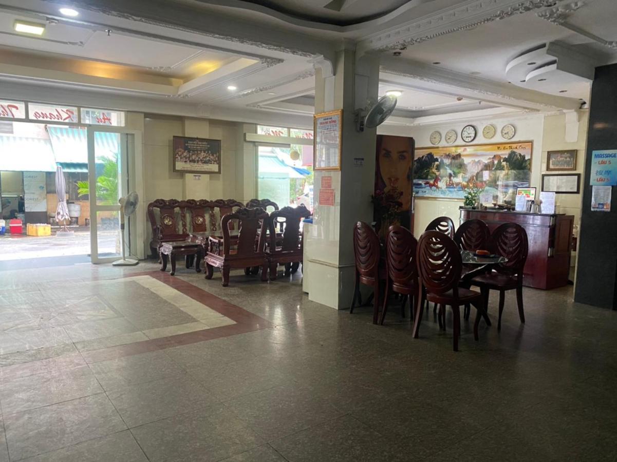 Khach San Thanh Hong Хошимин Екстериор снимка
