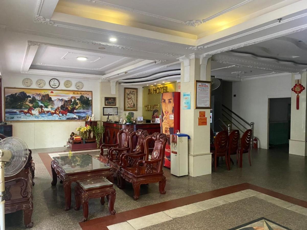 Khach San Thanh Hong Хошимин Екстериор снимка